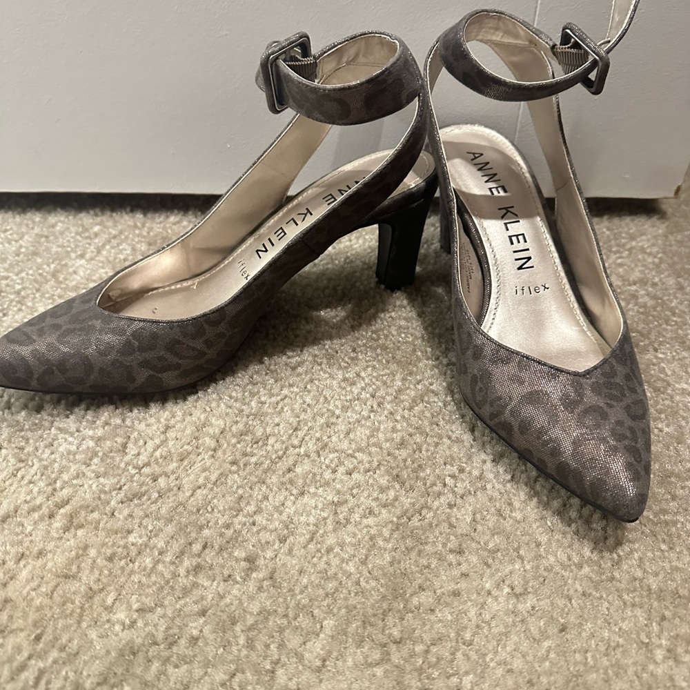 Anne Klein Silver Patterned Heels - image 3